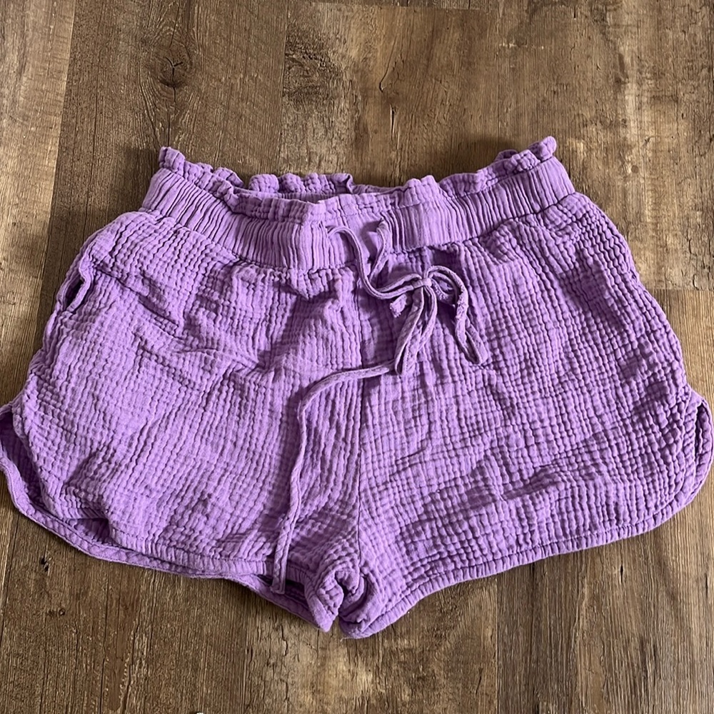 Victoria Dunn Lounge waffle shorts.  Drawstring / elastic waist.  Lavender